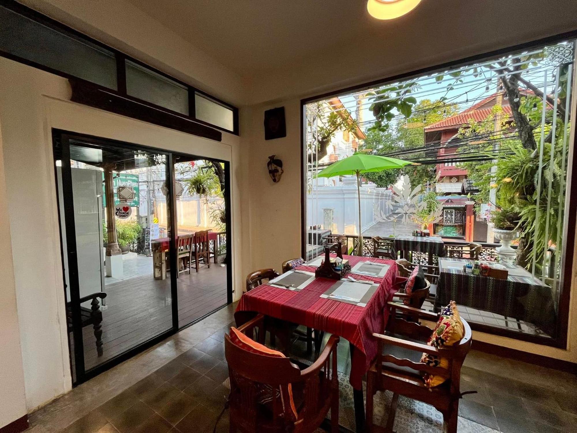 Baan Huenphen Boutique Hotel Chiang Mai Esterno foto