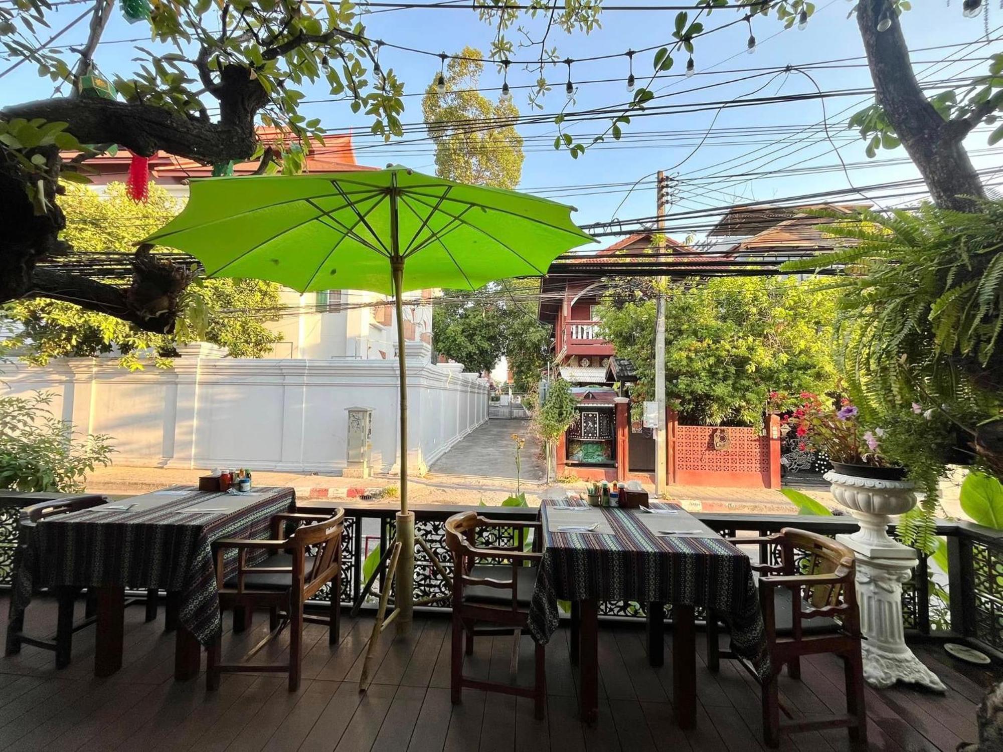 Baan Huenphen Boutique Hotel Chiang Mai Esterno foto