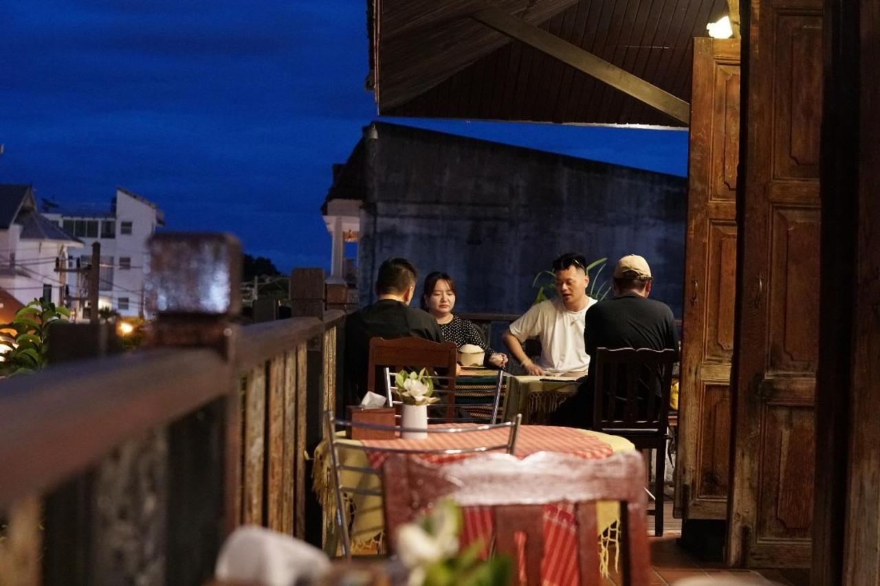 Baan Huenphen Boutique Hotel Chiang Mai Esterno foto